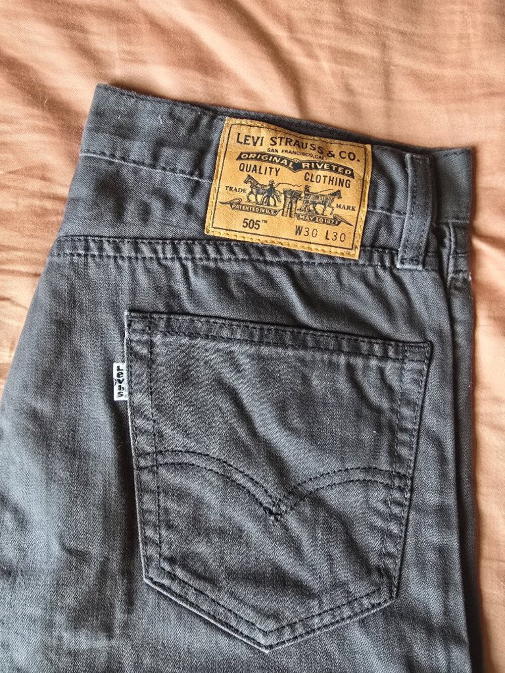Levi's 505 Straight Leg (LIKE NEW) 30x30